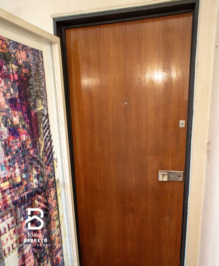 05-escalera-puerta-warnes-800