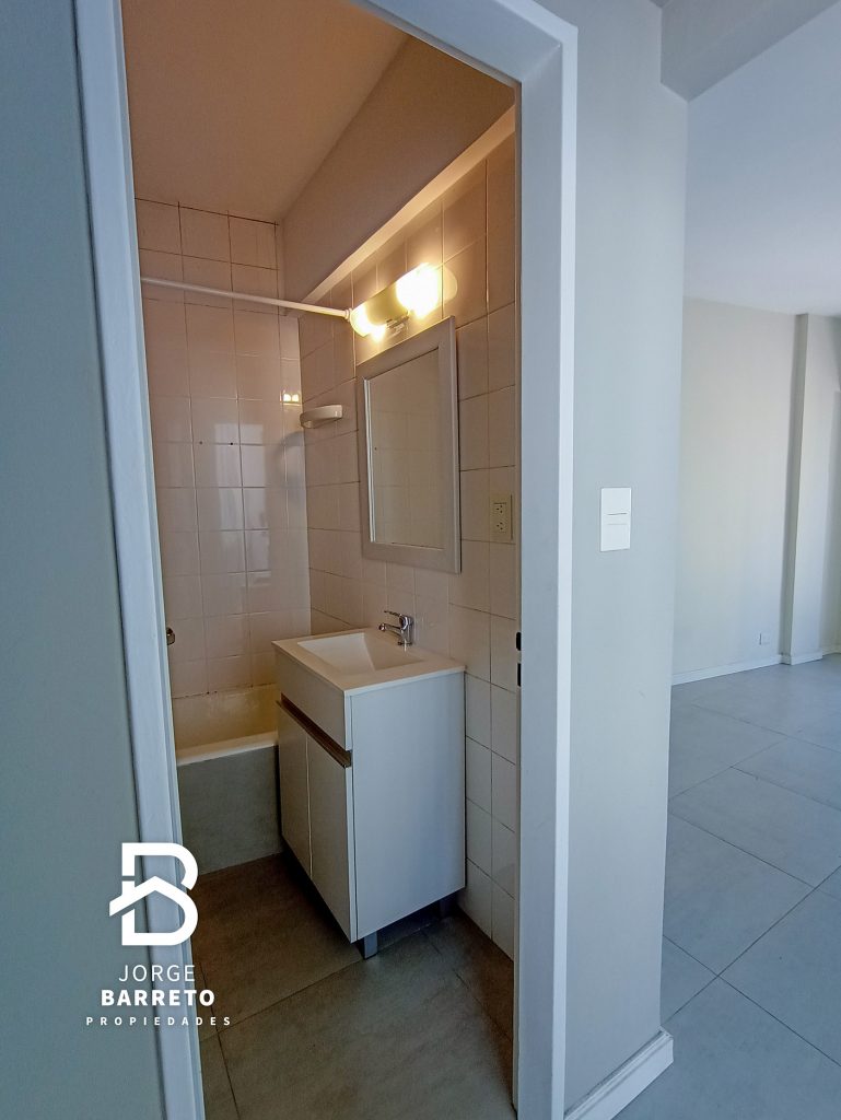 18 baño pasillo Sanchez de bustamante 818 18 baño pasillo Sanchez de bustamante 818